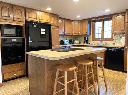 Harwich, Close to Red River Beach Cape Cod vacation rental - Fully equipped kitchen