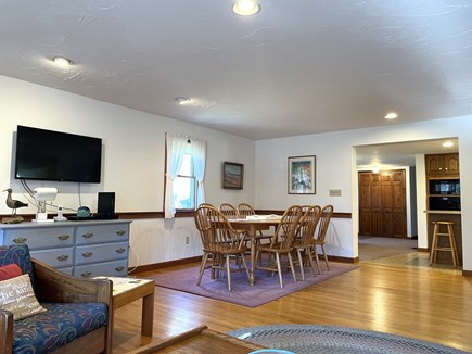 Harwich, Close to Red River Beach Cape Cod vacation rental - Dining for eight guests