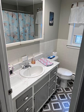 Yarmouth Cape Cod vacation rental - Front Bathroom
