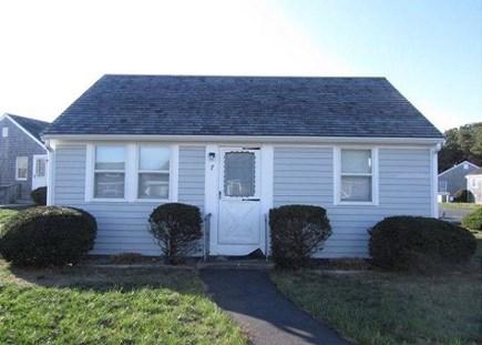 Wellfleet Cape Cod vacation rental - Front of cottage