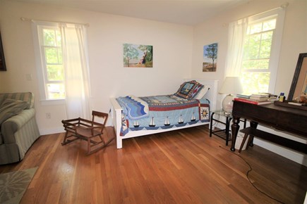 Cotuit Cape Cod vacation rental - Twin bedroom