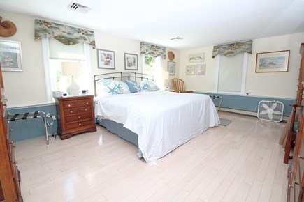 Harwich Cape Cod vacation rental - Middle Floor King Room