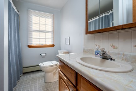 Brewster Cape Cod vacation rental - Primary Bathroom (1st Floor)