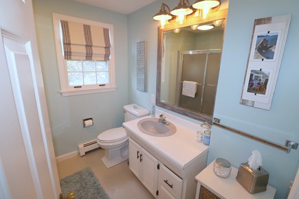 East Dennis Cape Cod vacation rental - Level 2 full bathroom