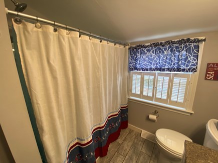 Hyannis Cape Cod vacation rental - Full Bathroom