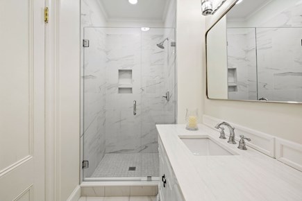 Osterville Cape Cod vacation rental - Stylish bathroom
