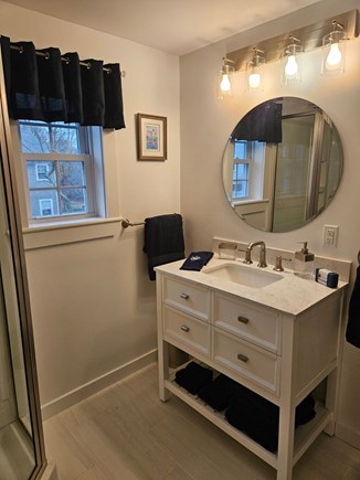 Falmouth, Teaticket Cape Cod vacation rental - Upstairs bathroom
