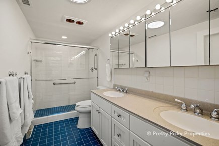Orleans Cape Cod vacation rental - Full bathroom on the first floor
