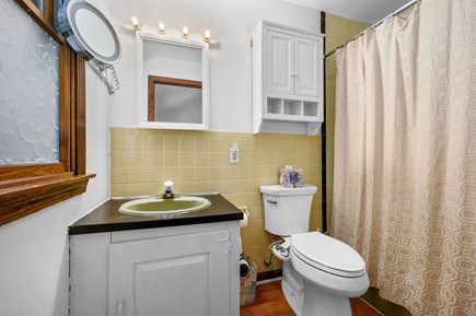 Orleans Cape Cod vacation rental - En suite bathroom to the king bedroom with shower/tub combo