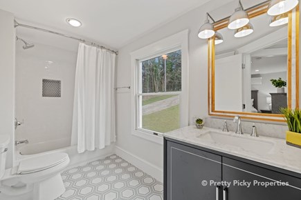 Orleans Cape Cod vacation rental - Here is the private bath.