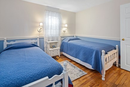 Brewster Cape Cod vacation rental - Downstairs twin bedroom