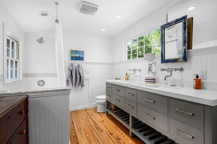 Osterville Cape Cod vacation rental - Ensuite bathroom with shower/tub combo