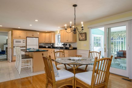 Harwich Port Cape Cod vacation rental - Kitchen table