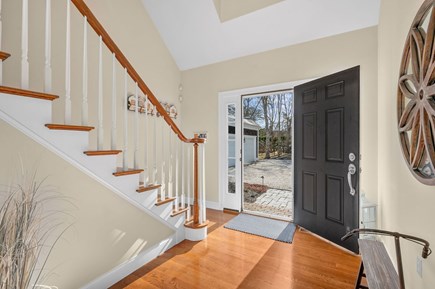 Harwich Port Cape Cod vacation rental - Entry hall welcoming you to enjoy enjoy your stay - 92 Hoyt Road Harwich Port Cape Cod - Apricari - NEVR