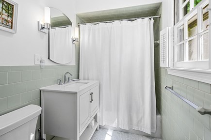 Chatham Cape Cod vacation rental - En suite bathroom to queen size bedroom