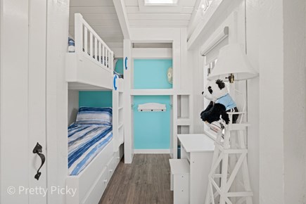 Chatham Cape Cod vacation rental - Bunk room upstairs