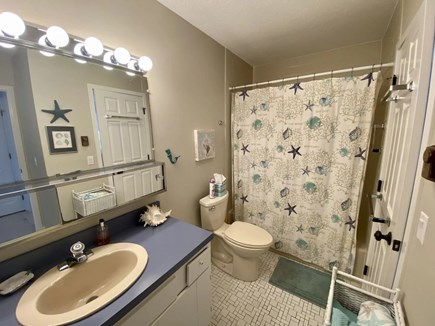 Brewster, Sea Pines Cape Cod vacation rental - Bathroom