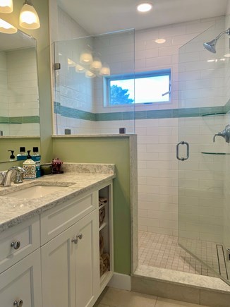 Hyannis Cape Cod vacation rental - Bath One