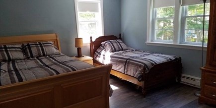 Yarmouth Cape Cod vacation rental - Queen twin