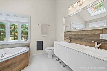 Osterville Cape Cod vacation rental - Jetted tub and double sink