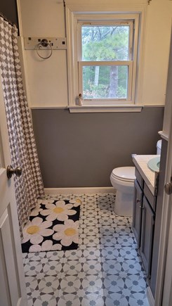 Centerville Cape Cod vacation rental - 2nd floor bathroom with full tub.