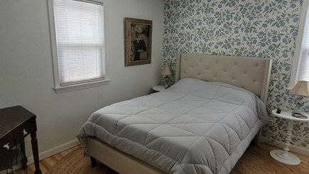 Centerville Cape Cod vacation rental - 1st floor BR with full-size bed and Samsung smart TV.