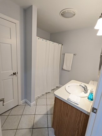 Dennis Cape Cod vacation rental - Full Bathroom 1 (Hallway Bath, tub/shower)
