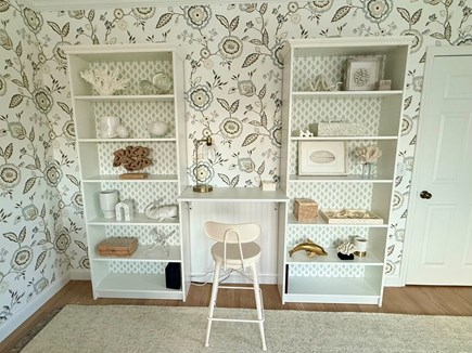 Sandwich, Sandy Neck  Cape Cod vacation rental - Living room - work from home station