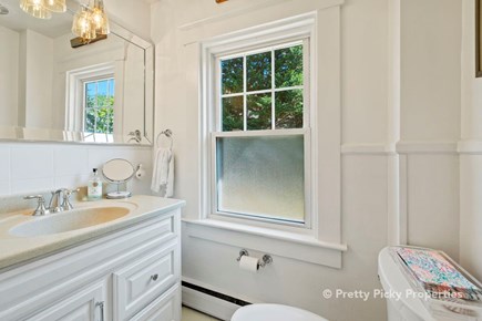Chatham Cape Cod vacation rental - Full bath in the hall between the two bedrooms