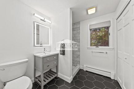 Barnstable, Cotuit Cape Cod vacation rental - Bathroom 2