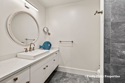 Chatham Cape Cod vacation rental - 2nd floor shared full bathroom.