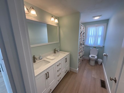 Brewster Cape Cod vacation rental - Full bath,with tub shower combo