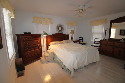 20 Abagail St, Wellfleet Cape Cod vacation rental - Queen bedroom