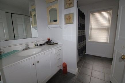 20 Abagail St, Wellfleet Cape Cod vacation rental - Bath with tub and washer/dryer