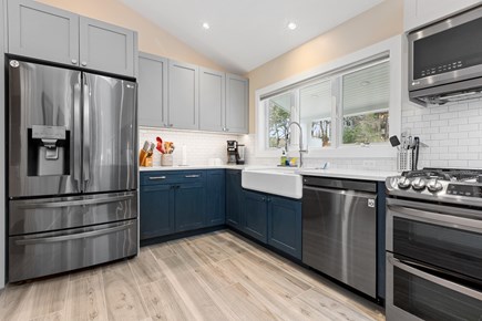 Provincetown Cape Cod vacation rental - Stainless steel appliances