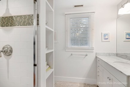 Brewster Cape Cod vacation rental - Another full bath