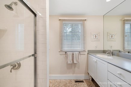 Brewster Cape Cod vacation rental - Full bath
