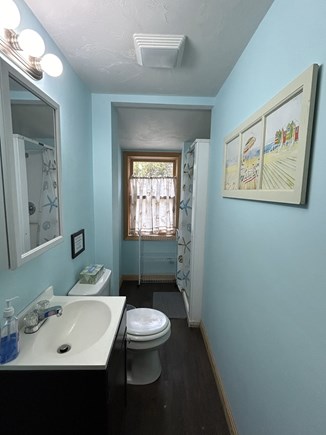 Dennisport Cape Cod vacation rental - Bathroom