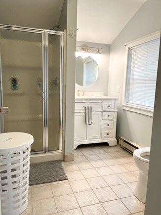 Wareham MA vacation rental - 2nd Floor Bathroom