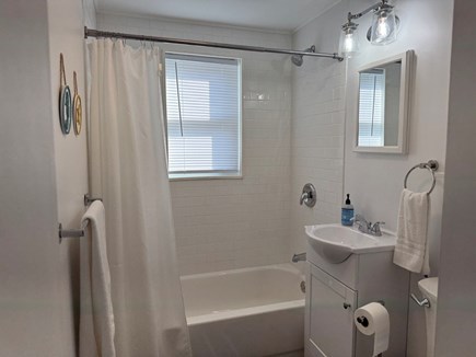 Wareham MA vacation rental - 1st Floor Bathroom