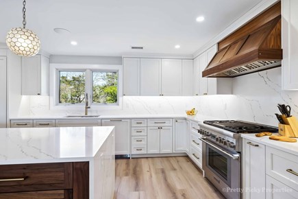 West Yarmouth Cape Cod vacation rental - High end appliances