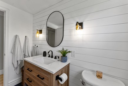 Dennis Port Cape Cod vacation rental - Full Bathroom