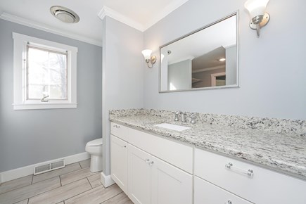 Centerville Cape Cod vacation rental - Full bathroom