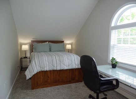 Sandwich (0.9 miles from Snake Cape Cod vacation rental - Upstairs queen bedroom with desk