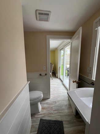 Dennisport Cape Cod vacation rental - Half bathroom