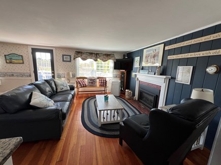 Dennisport Cape Cod vacation rental - Livingroom