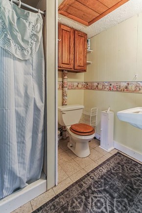 North Truro Cape Cod vacation rental - Bathroom