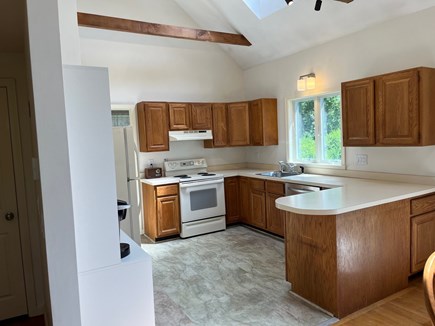 Dennis, Corporation Beach Cape Cod vacation rental - Bright kitchen