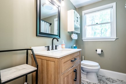 Bourne Cape Cod vacation rental - 2nd Floor Bath