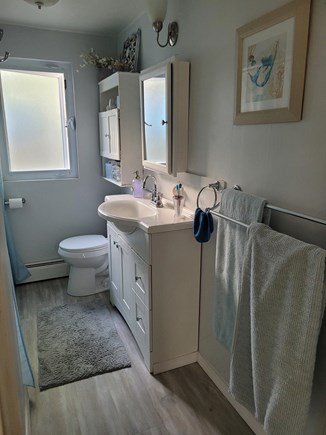 Mashpee Cape Cod vacation rental - Newly renovated Bathroom with tub